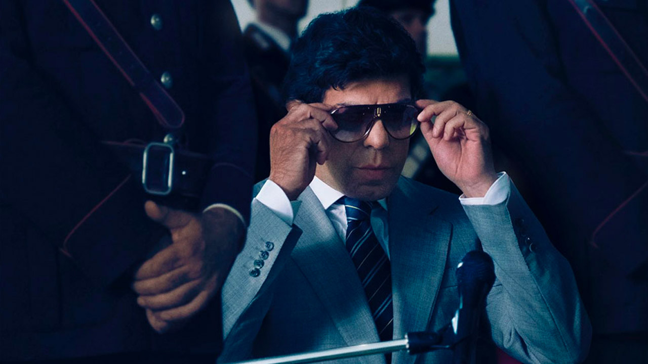 خائن یا دشمن یار